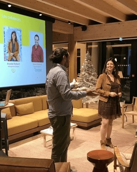 Photo d'une présentation de communication réalisée chez Howel