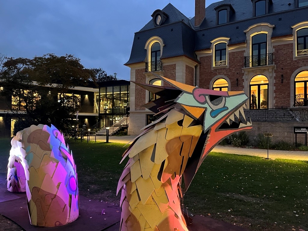 Quand l'art s’invite chez HOWEL & BIENHEUREUX : un nouvel horizon pour l’art urbain