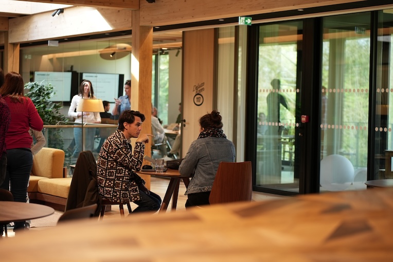 Howel HOWEL LILLE - WASQUEHAL : Bureaux  partagés - Le poste nomade<h1></h1> - image 1
